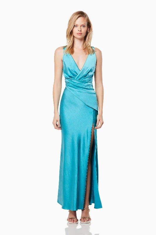 Junia Wrapped Neckline Maxi Dress In Blue Classic V-Neck Maxi Dress