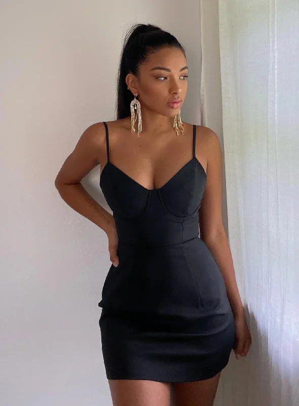 Novella Mini Dress Black Trendy Mini Dress with Belt