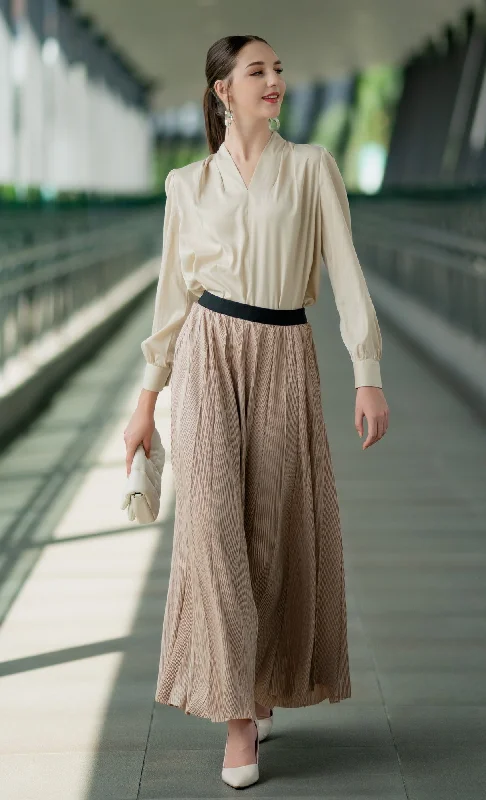 Miss Plush Skirt in Nude mini skirt trendy